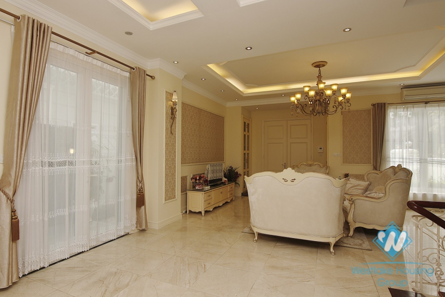 Five-bedroom villa for rent in Vinhome Riverside near BIS international school